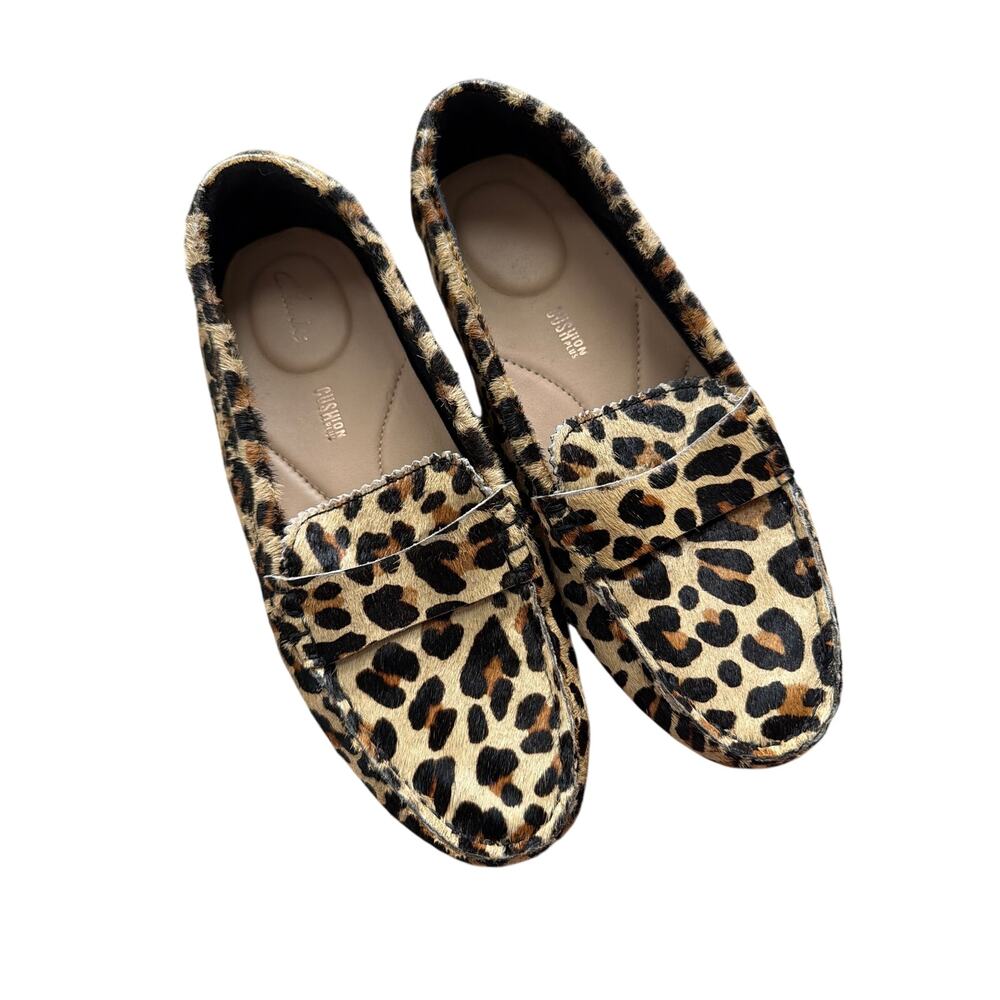 Women's size 6 1/2 Clarks Leopard Animal Print Calf Hair Loafers